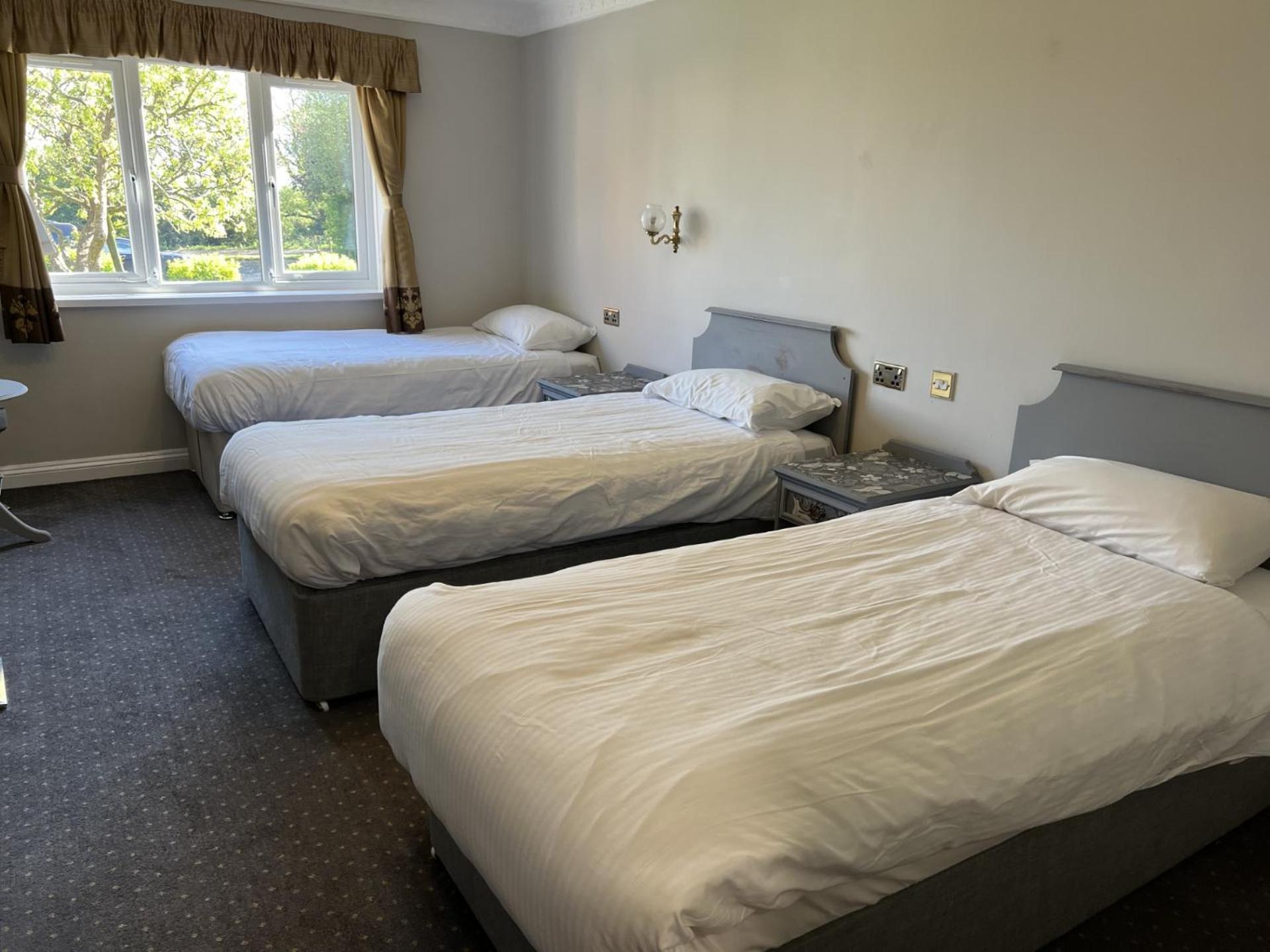 The Pear Tree Inn & Country Hotel Hindlip Exteriör bild