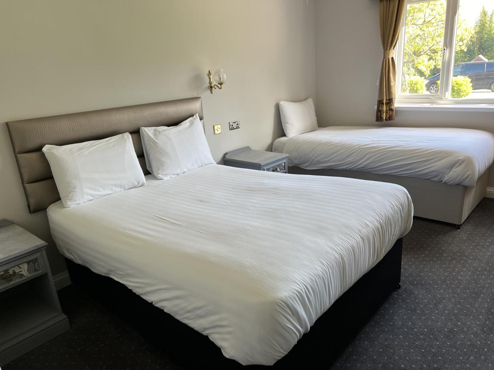 The Pear Tree Inn & Country Hotel Hindlip Exteriör bild